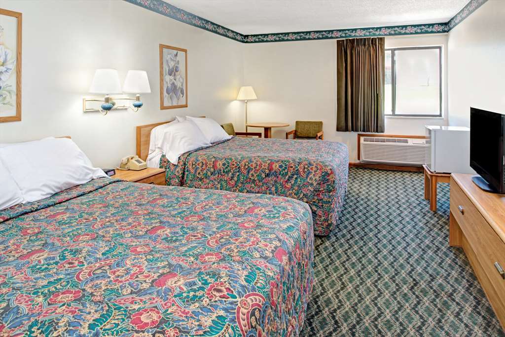 Rodeway Inn Red Oak Habitación foto